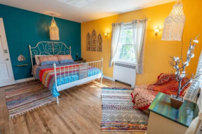 Cardinal Inn Boho Room